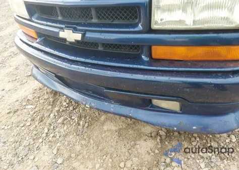 2003 Chevrolet S-10 Ls из США, поврежденный, VIN 1GCCS19XX38140205